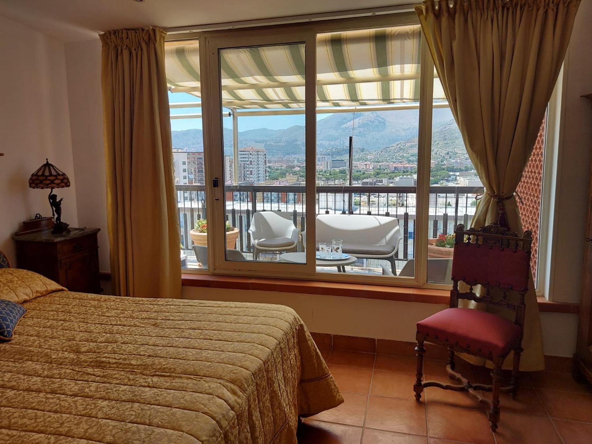 Il Mecenate Suite D'Autore Palermo Luaran gambar