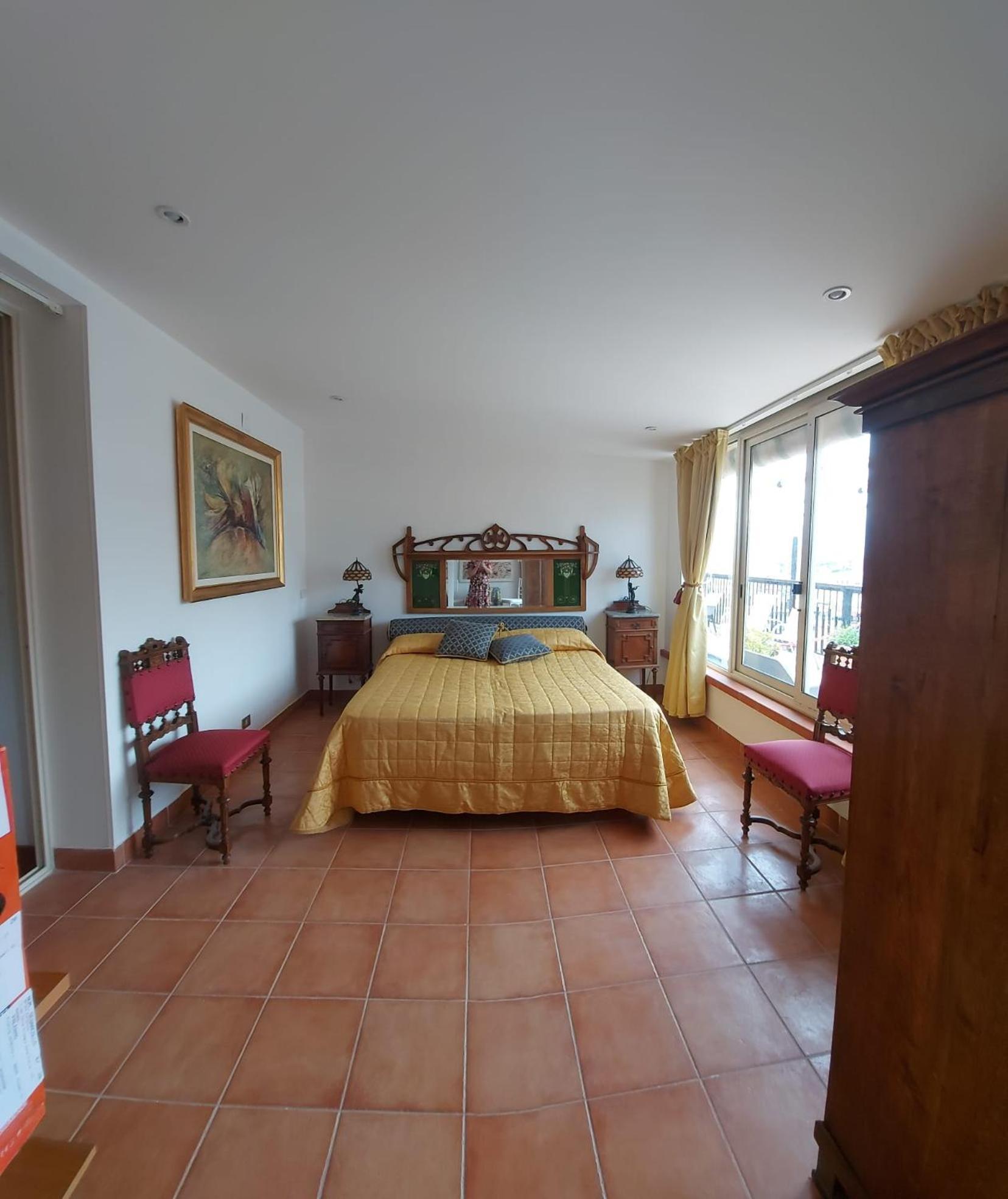 Il Mecenate Suite D'Autore Palermo Luaran gambar